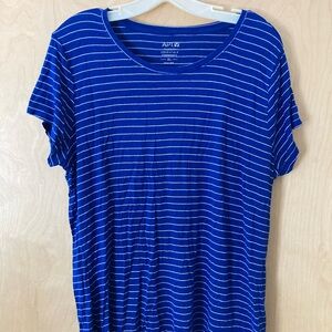 Apt. 9 Modern Essentials Women's XL Short Sleeve Tee With Blue and White Stripes